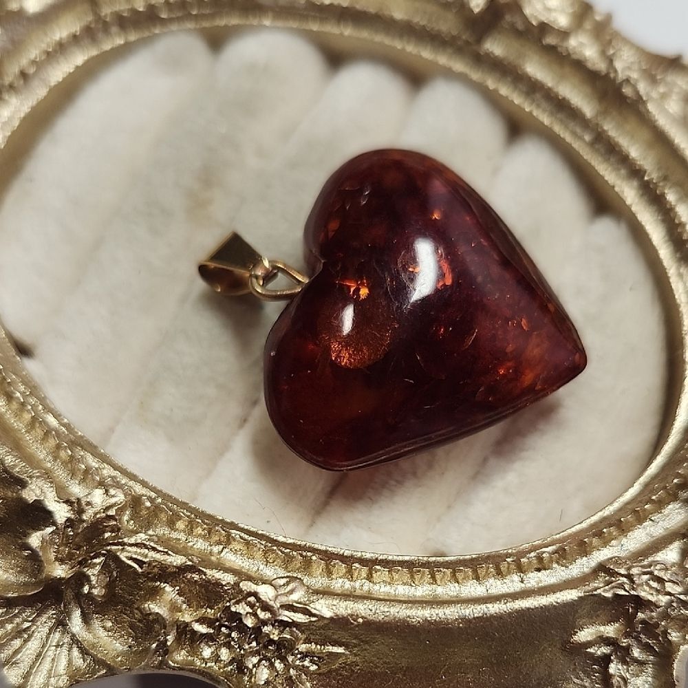 14k Bail Heart-Shaped Amber Pendant